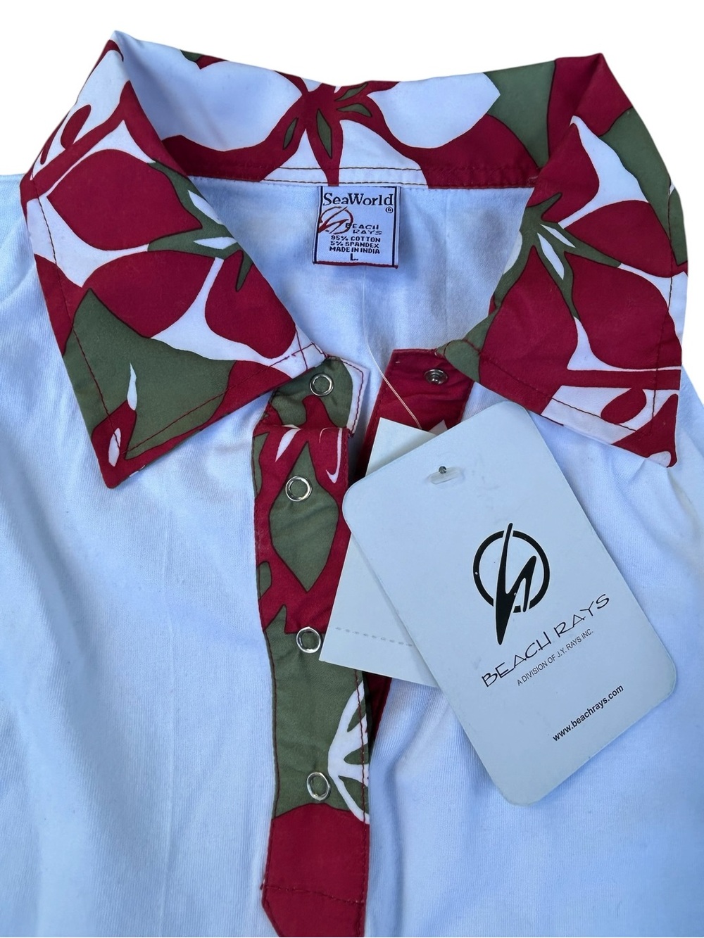 Sea World Woman’s White Sleeveless Golf Topwith Red & Green Collar NWT SZ L